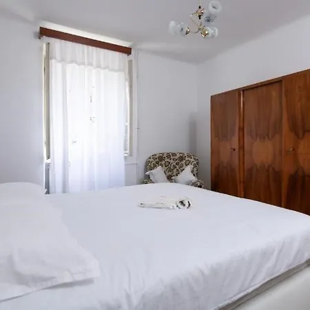 With Parking Space Momjan, Istria - Sredisnja Istra - 27258 Apartmán Momjan