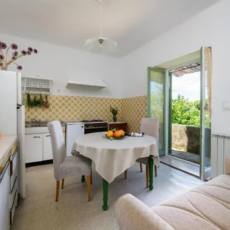 With Parking Space Momjan, Istria - Sredisnja Istra - 27258 Appartement
